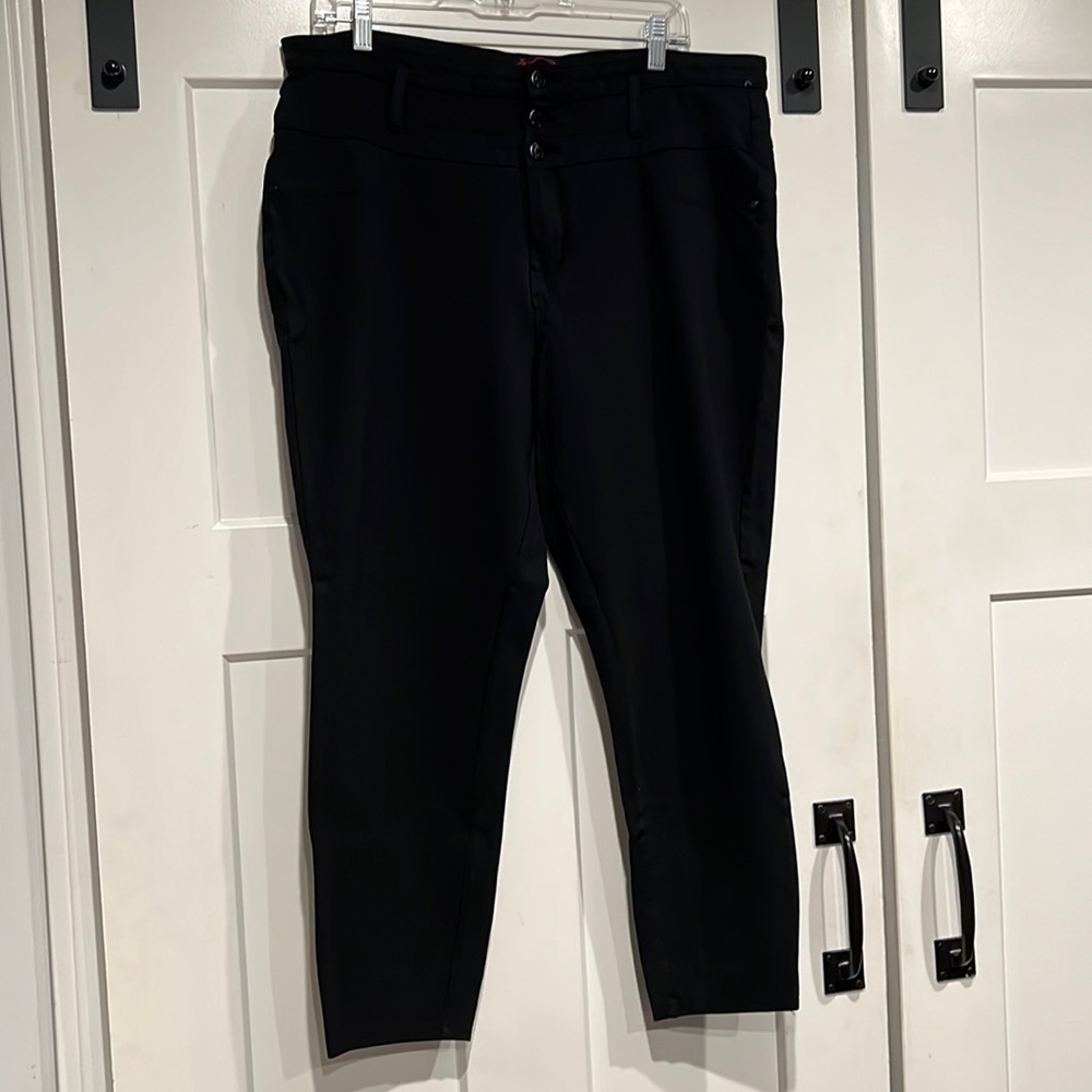 Sapphire Red black ankle skinny pant in size XXL